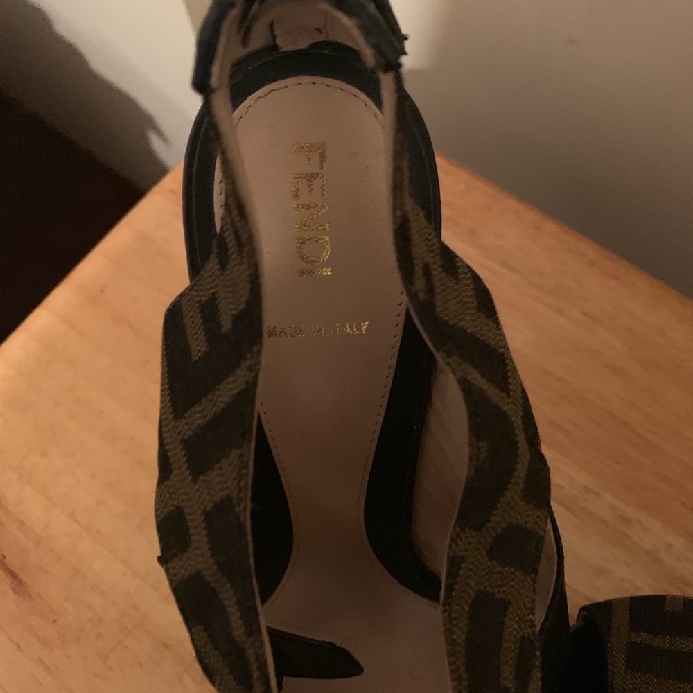 Womens Rare Fendi Signature Brown Heels Size 9 - Picture 8 of 8